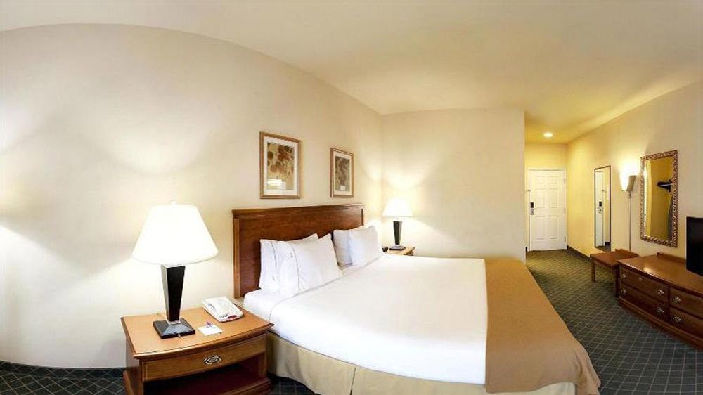 Holiday Inn Express & Suites Magnolia-Lake Columbia Buitenkant foto